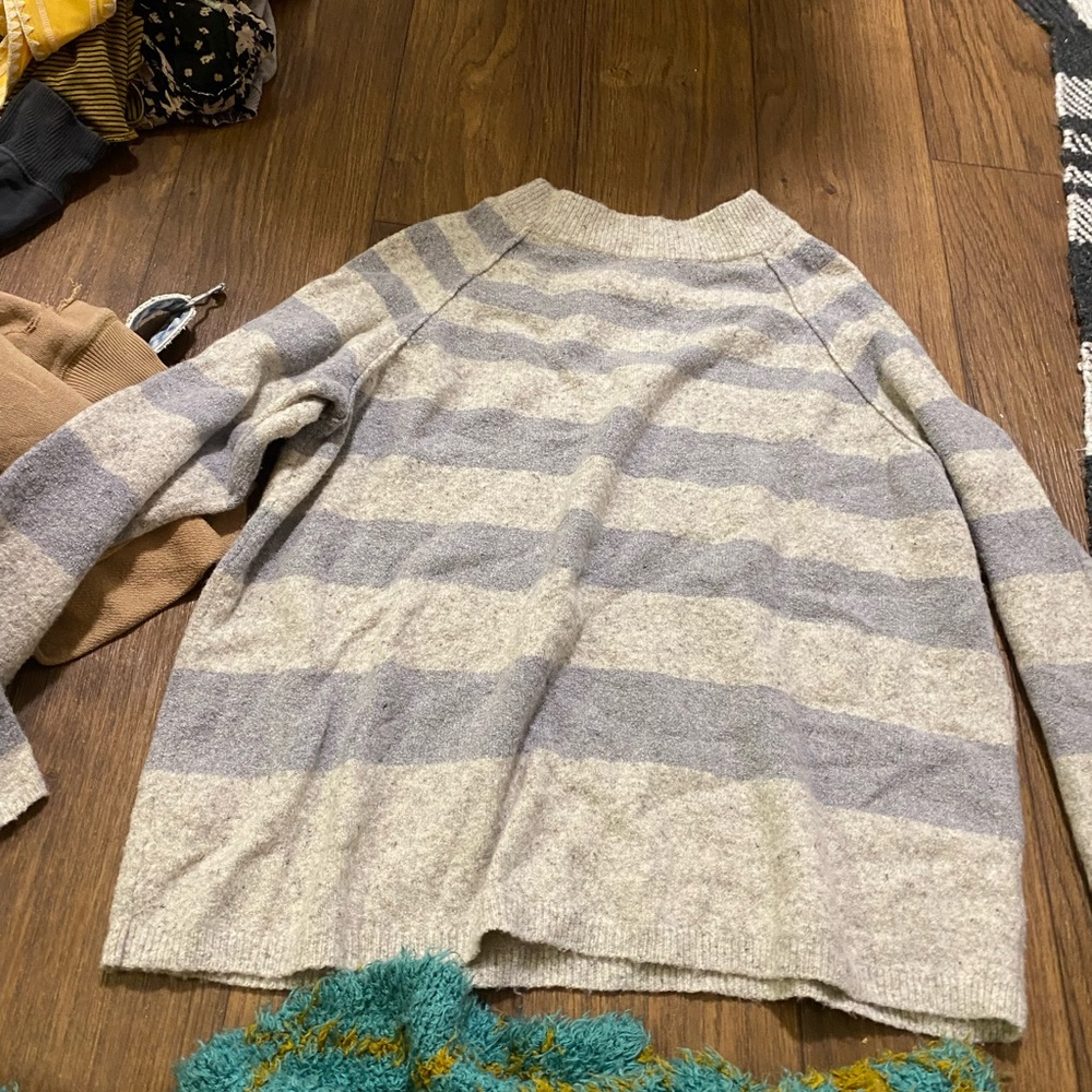 FREE PEOPLE SWEATER LARGE